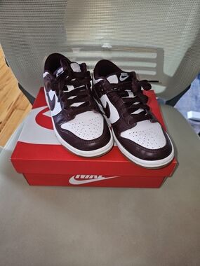 Nike Dunk Low BG White Burgundy Crush Sneakers Kids 3.5Y EU 35.5